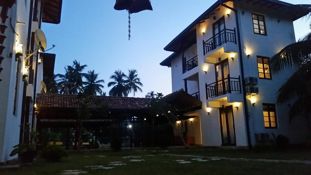 Lagoon Boutique Hotel Kanattegoda Eksteriør bilde